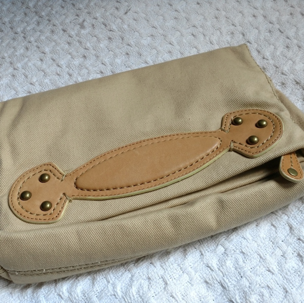 Gap Cloth Clutch